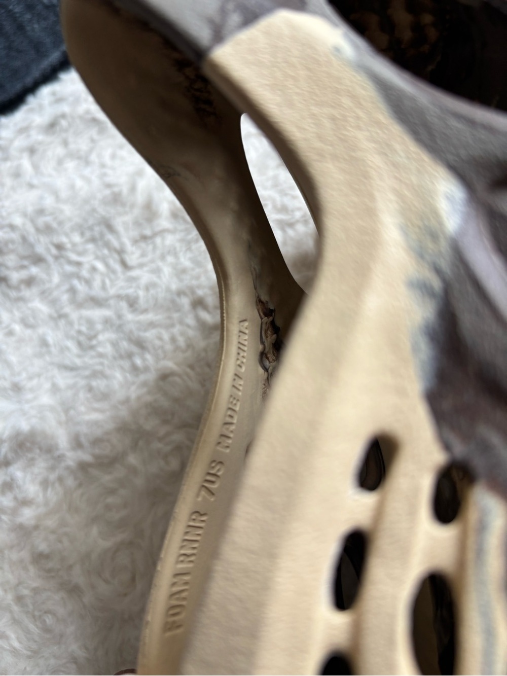 YEEZY Foam Runners, Size 7 Men/ 8.5 Women - Picture 8 of 8